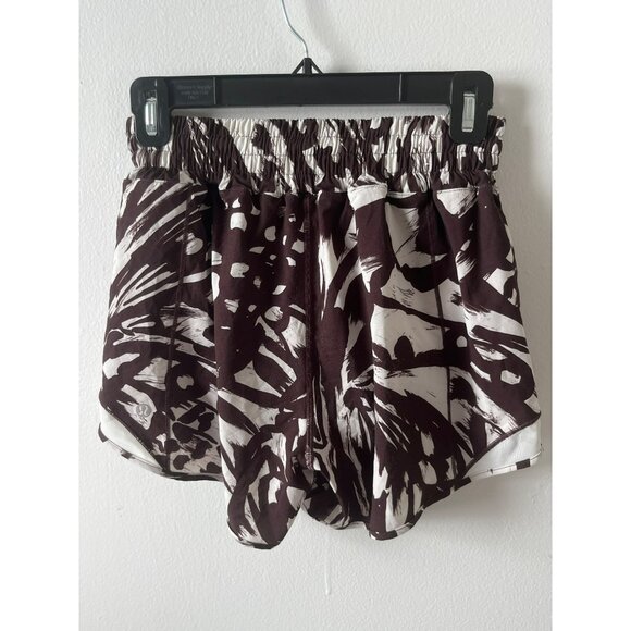 Lululemon Hotty Hot High Rise Espresso Bone 4" Lined Shorts Size 4 - Picture 7 of 7